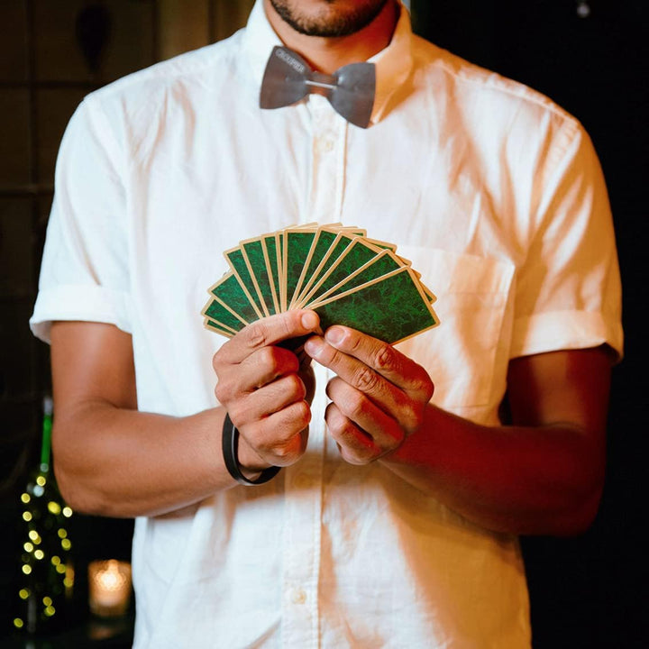 Talking Tables Casino Night Game Kit - Play Poker, Blackjack, Roulette - Glücksspielset für Erwachse