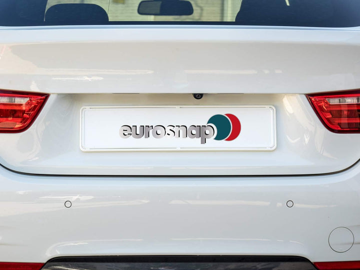 EUROSNAP Auto Kennzeichenhalter Weiss 2er Set Inklusive Montageanleitung - für Österreich - Dezenter