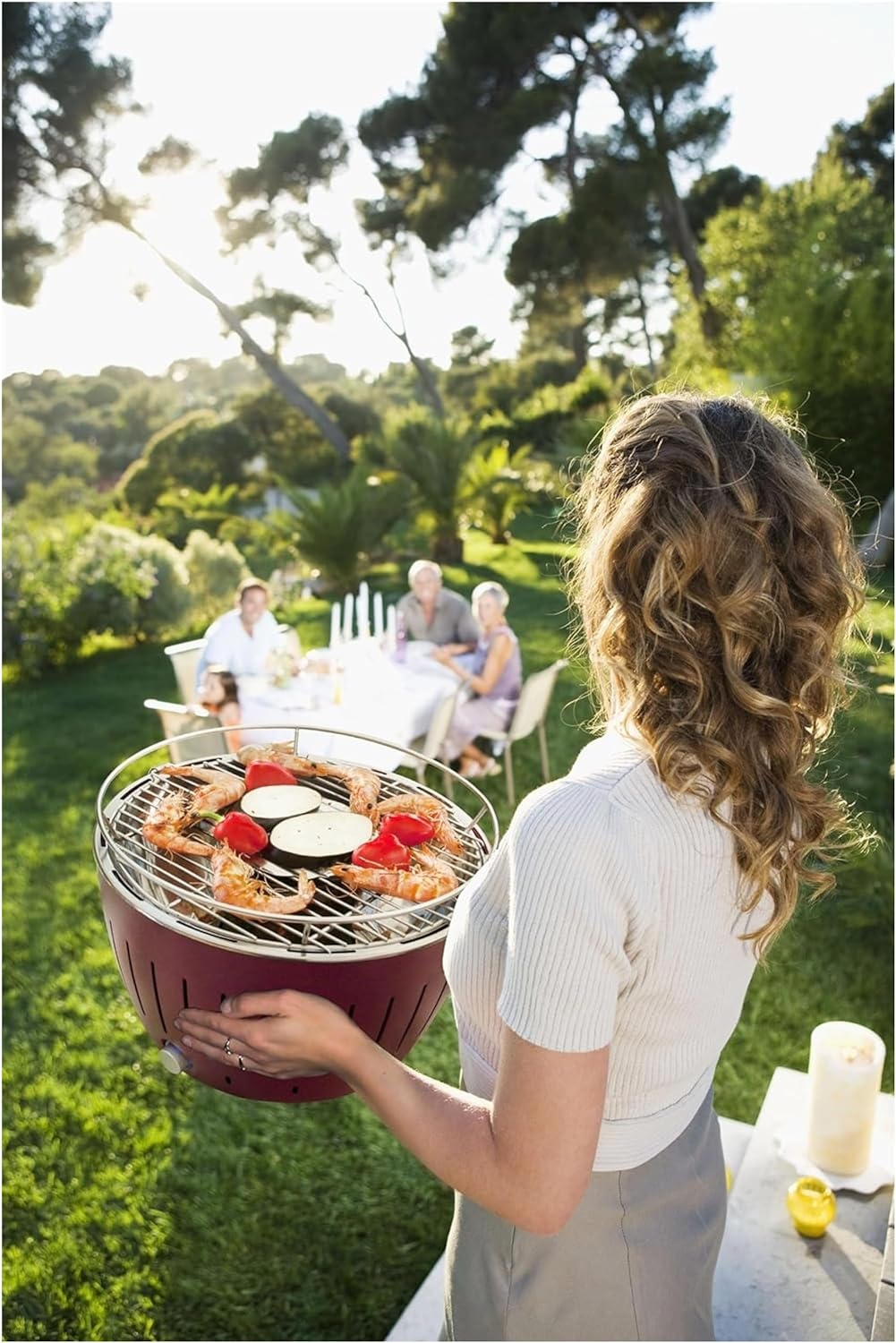 LotusGrill Classic (Limettengrün) der raucharme Holzkohlegrill/Tischgrill mit USB-Anschluss in versc