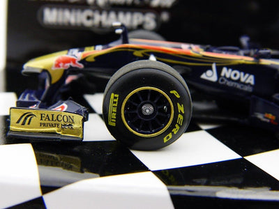 Toro Rosso No. 18 S. Buemi Formel 1 Showcar 2011