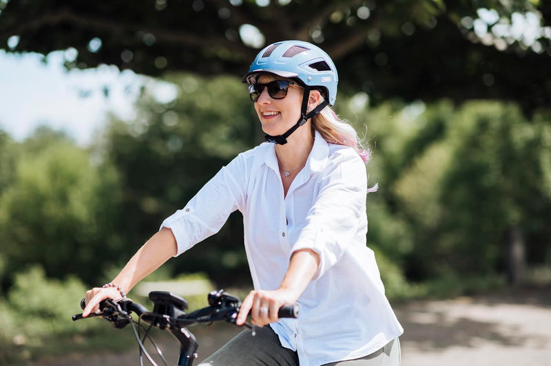 ABUS Stadthelm Hyban 2.0 - Fahrradhelm mit Rücklicht, ABS-Hartschale, guter Passform - für Damen und