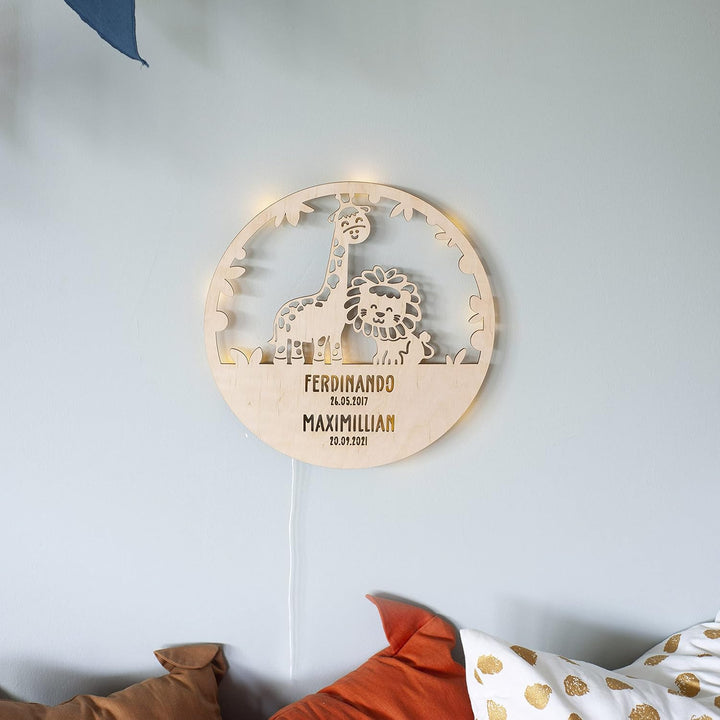 LAUBLUST Nachtlicht Kinderzimmer Personalisiert - Löwe & Giraffe - 30x0,4 cm - Natur - Wandlampe Hol