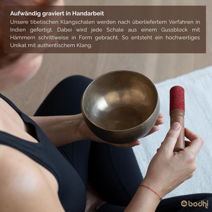 Bodhi Tibetische Klangschale Ø 32 cm | Singing Bowl mit 5 Buddhas Gravur | Handgefertigtes Klangscha
