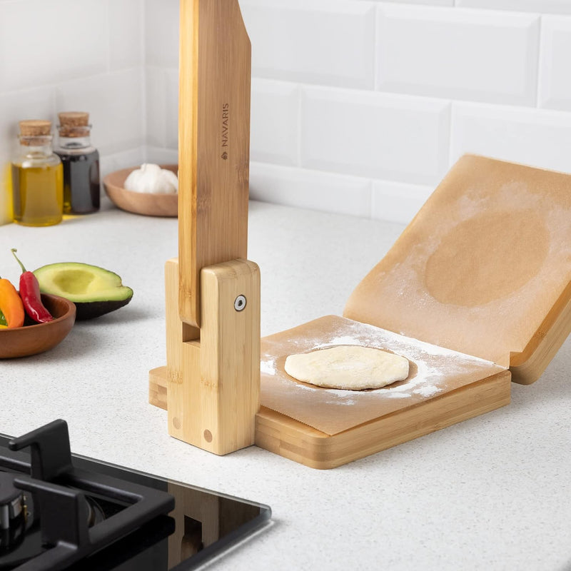 Navaris Tortilla Presse aus Bambus Ø25cm - Taco Maker Tacopresse - für hausgemachte Roti Naan Wraps