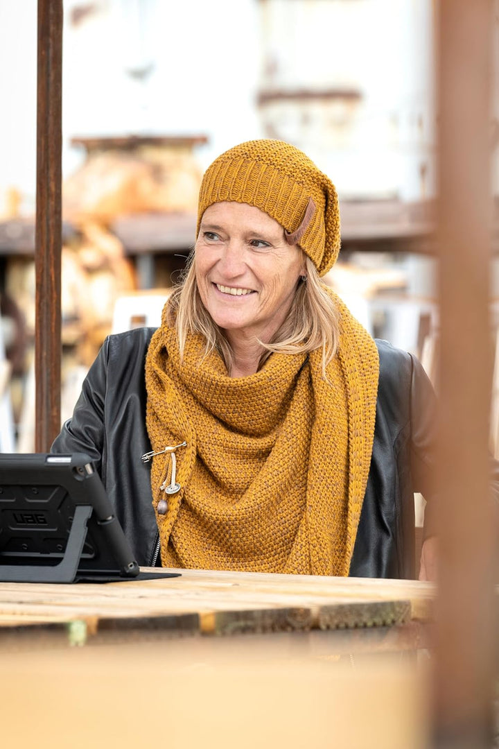 KNIT FACTORY - Dreiecksschal Coco - Damen Strickschal mit Wolle - Umschlagtuch für den Herbst und Wi
