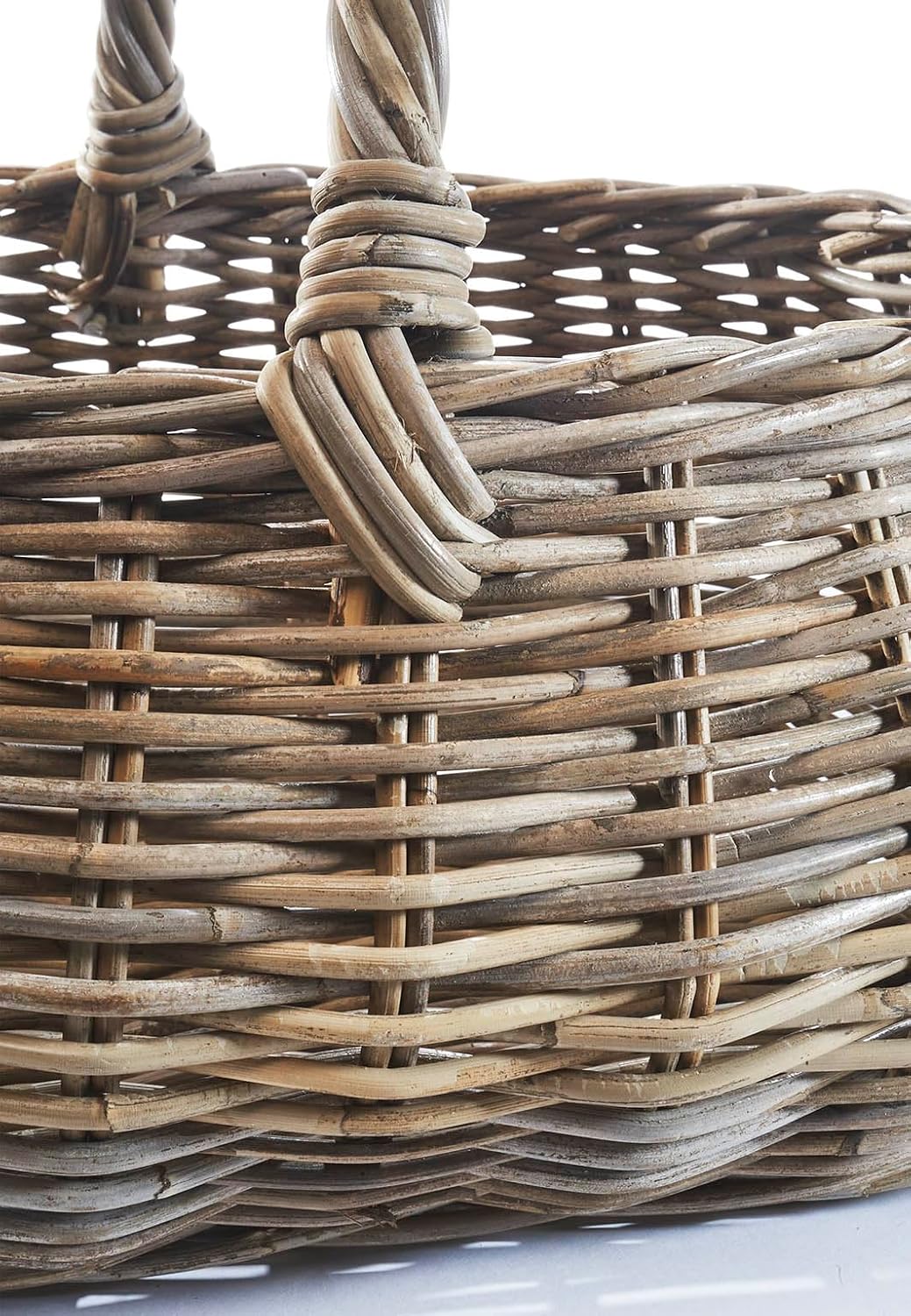 Kobolo Rattankorb Einkaufskorb Korb mit Henkel aus Rattan in kubu Grey