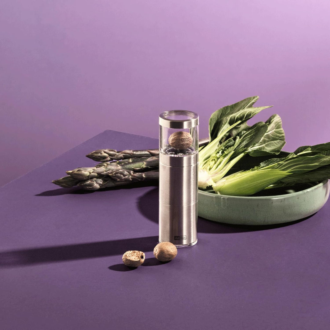 AdHoc Muskatmühle, Design Muskatreibe für ganze Muskatnüsse in Silber | Scharfe PreciseCutDuo Edelst