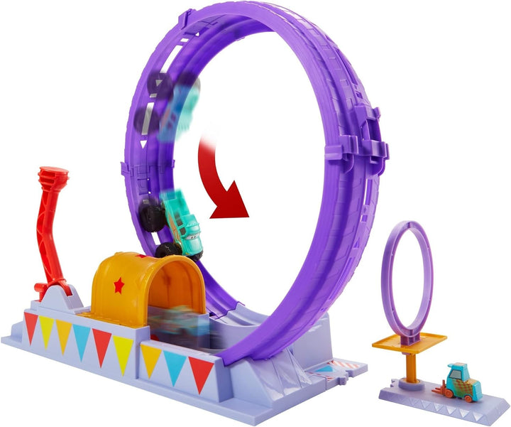 Disney Pixar Cars HGV73 - On The Road Showtime Looping Spielzeugset mit Ivy Monster Truck, Raketenwe