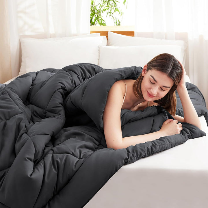 WAVVE Bettdecke 140x200 cm Ganzjahresdecke 4 Jahreszeiten, Steppdecke 300gsm Mikrofaser 140x200cm, S