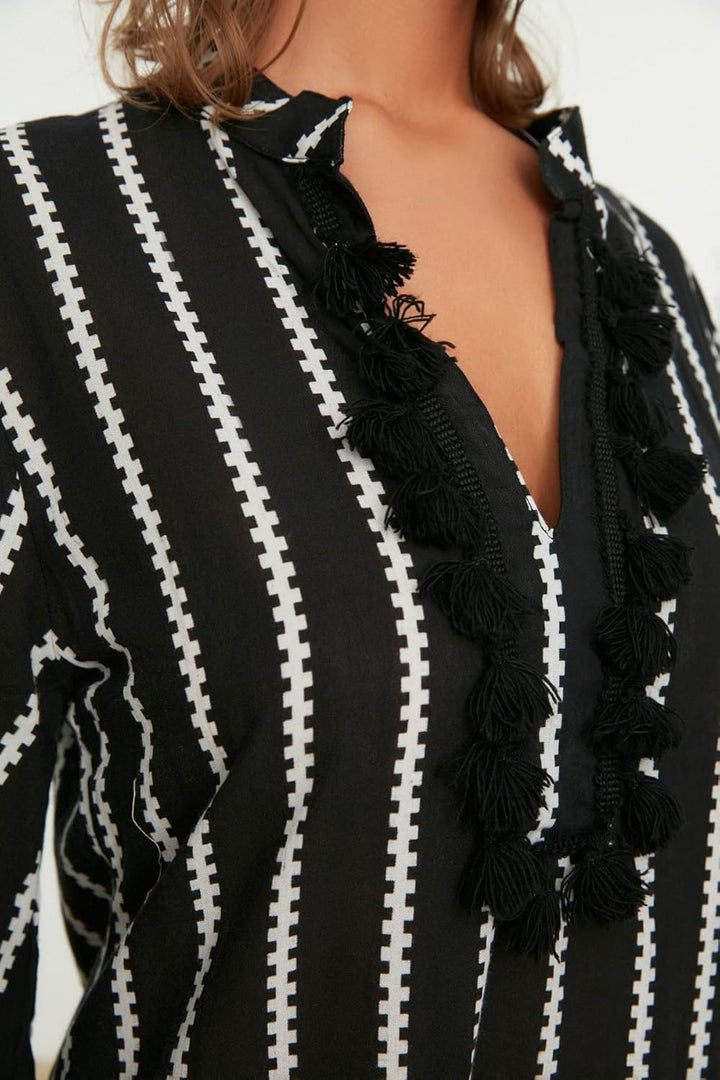 TRENDYOL Damen Gestreifter Quaste detaillierter Voile Kimono & Kaftan S Schwarz, S Schwarz