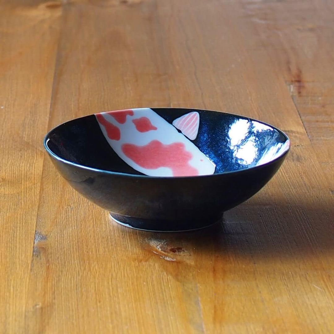 Minorutouki Japanische Mino-yaki Keramik-Reisschalen, 14,5 cm, mit rotem Karpfenmuster, Schwarz, her