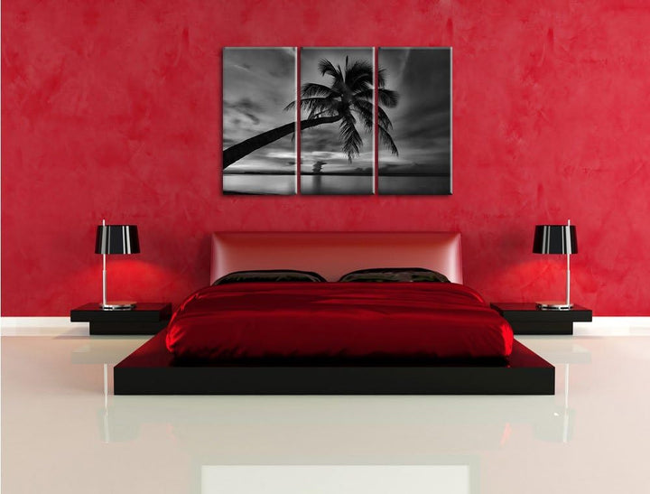 Pixxprint Monocrome, Palme am Meer mit Sonnenuntergang 3-Teiler Leinwandbild 120x80 Bild auf Leinwan