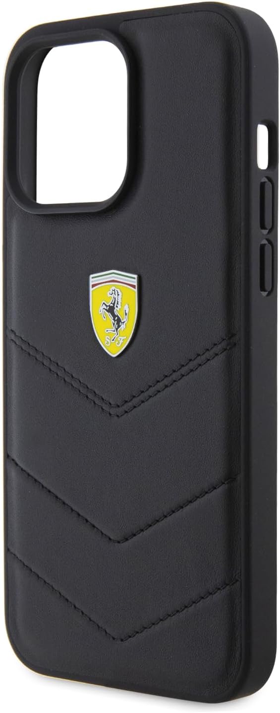 Ferrari FEHCP15XRDUK Hülle für iPhone 15 Pro Max 6.7" Schwarz hardcase Quilted Metal Logo