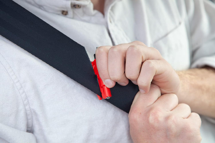 resqme 3er-Familienpack, das Originale Notfall-Schlüsselanhänger-Autoflucht-Werkzeug, 2-in-1 Sicherh
