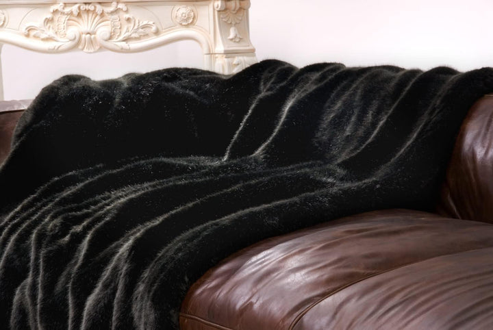 Wohnen & Accessoires GmbH & Co. KG Luxuriöse Felldecke Zobel schwarz - 5 Grössen - 150 x 200 cm bis