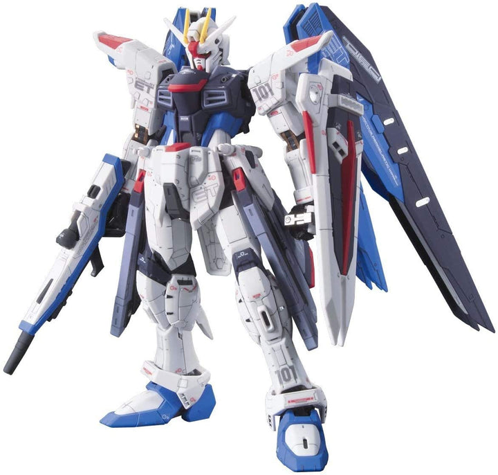 Bandai Actionfigur #05 Freedom Gundam 1/144 Real Grade