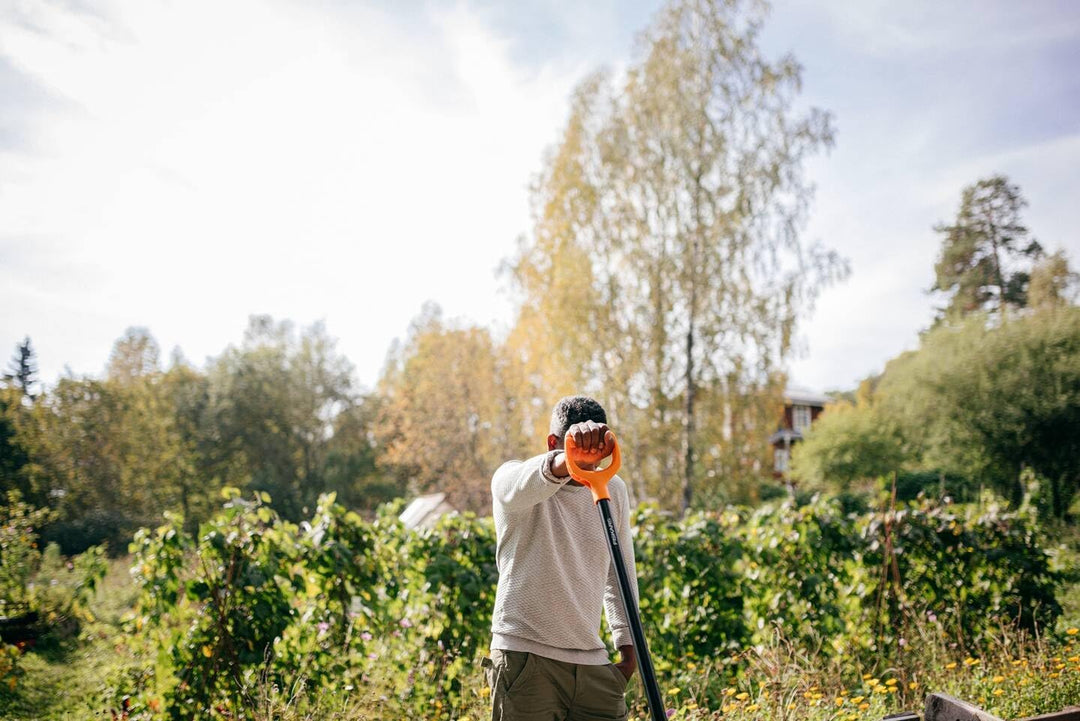 Fiskars Spatengabel für Harte, steinige Böden, Mit 4 Zinken, Länge 120 cm | Hochwertige Stahl-Zinken