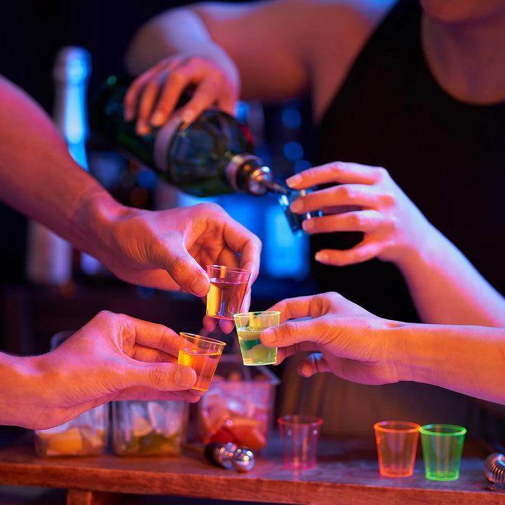 MATANA 300 Bunte Schnapsgläser aus Plastik, 3cl - Pinnchen Kunststoff, Neon Shotgläser, Shot Becher,