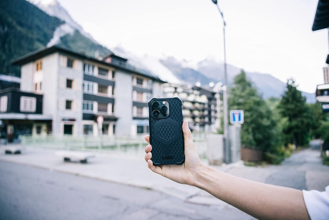 Urban Armor Gear Essential Armor Case kompatibel mit Apple iPhone14 Pro Max Silikon-Hülle [Dünnes TP