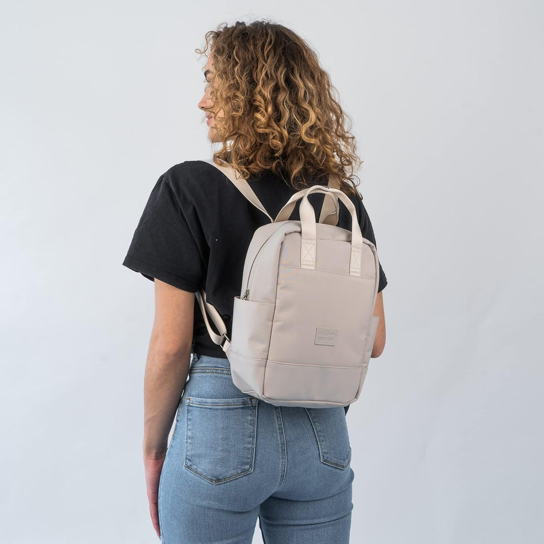 Johnny Urban Rucksack Damen Klein Beige - Jona Small - Stylischer Kleiner Mini Cityrucksack mit Tabl