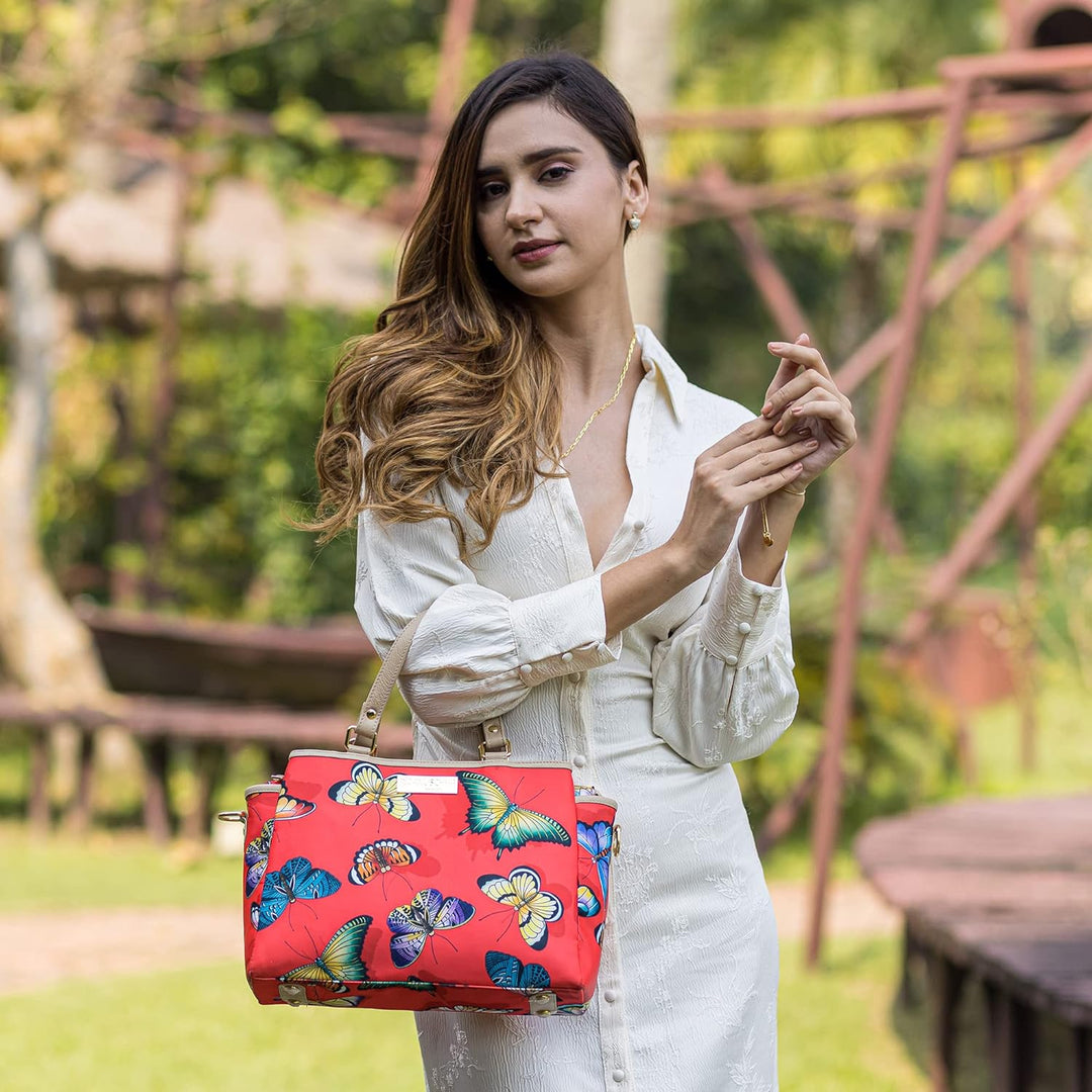 Anuschka Satchel mit Fächern - Wanderlust Kollektion - Nylonstoff mit Leader Trim und Kunstdruck But