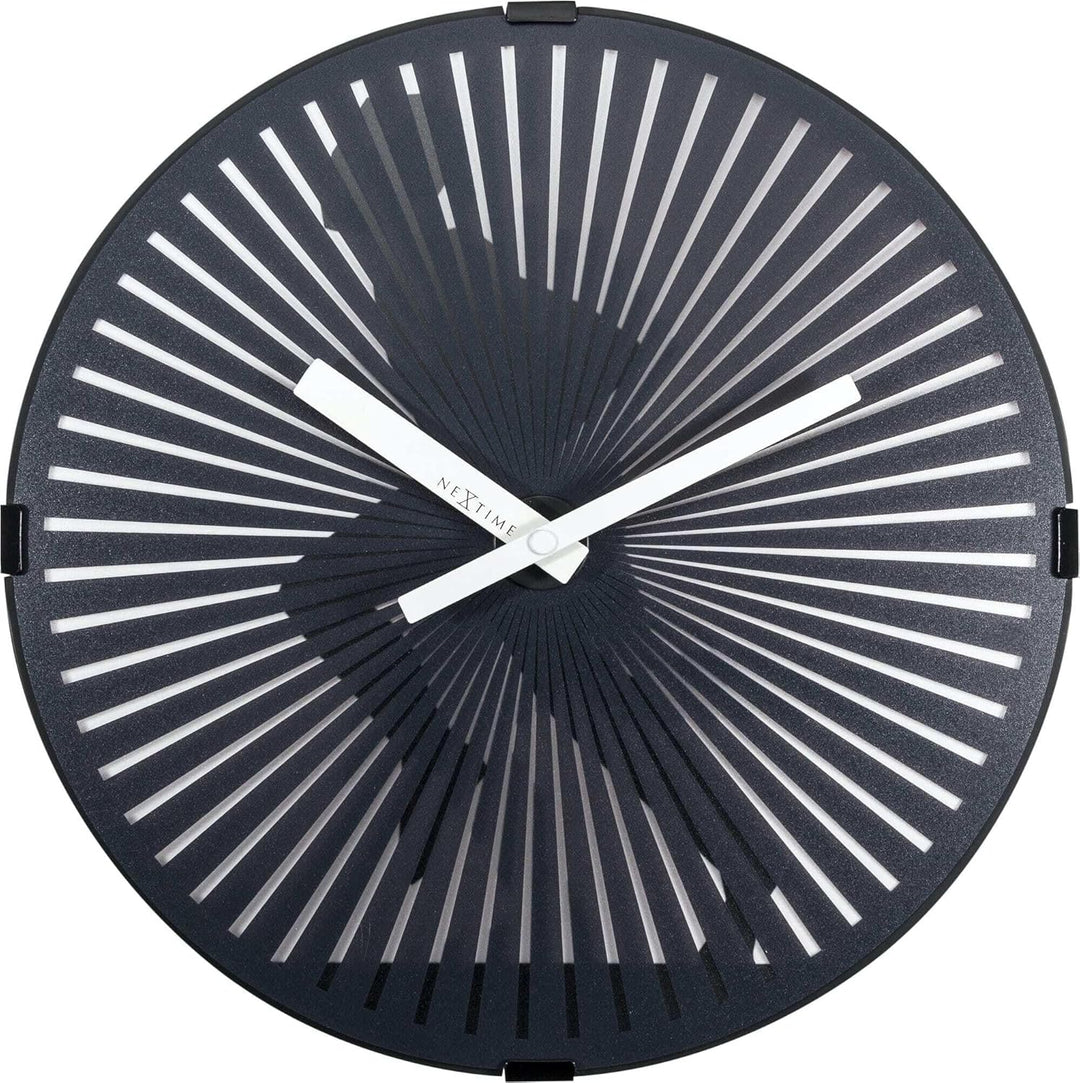 NeXtime Designer Wanduhr Running Man, mit optischer Illusion - Mann joggt, ø 30,5 cm
