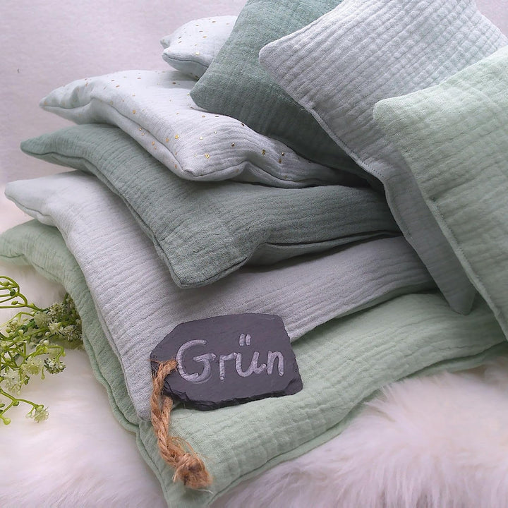 Puppenbettwäsche Farbe Salbei, Decke 40h x 35b, Kissen 16h x 20b., Brombeere Gross