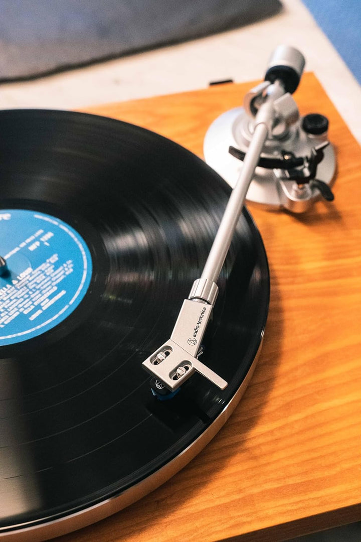 Audio-Technica AT-LPW30 Manueller Plattenspieler mit Riemenantrieb Teak Single
