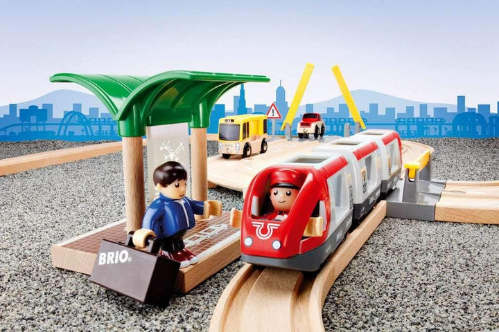 BRIO World 33209 - Strassen und Schienen Reisezug Set Mehrfarbig, 76 x 75 x 0.02 cm