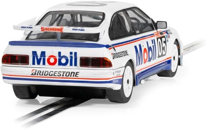 Scalextric Cars – C4505 Ford Sierra RS500 – Peter Brock Bathurst 1989 – Spielzeug-Schlitzauto zur Ve