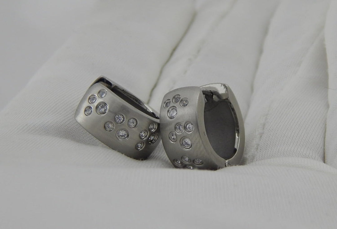 Hanessa Ohr-Ringe aus Edelstahl Damen-Schmuck aus hochwertigem 316L Stahl " In Silber rund mit Zirko