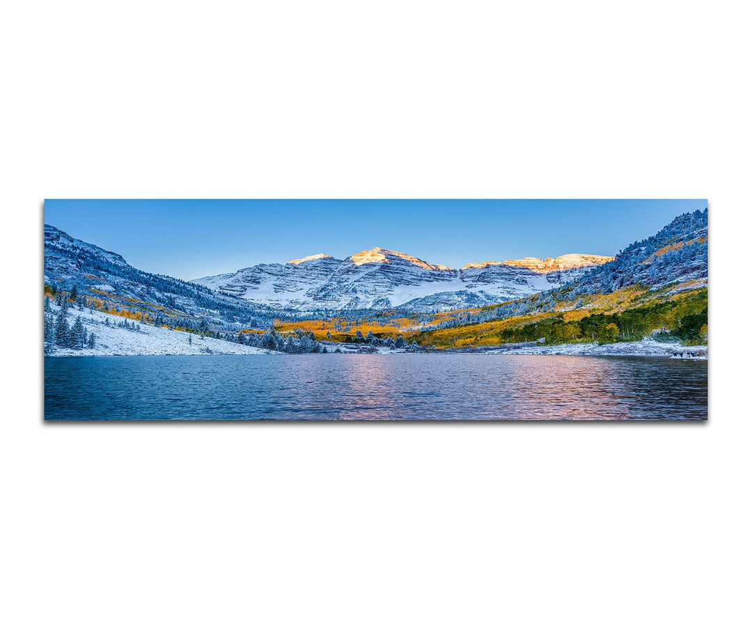 Paul Sinus Art Panoramabild auf Leinwand und Keilrahmen 150x50cm Aspen Berge Schnee See Morgenlicht