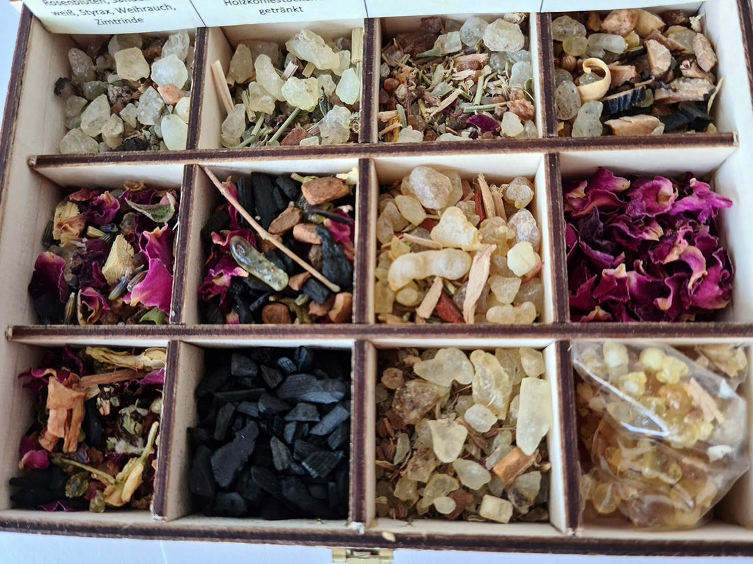 Räucherbox Geschenkbox mit 12 Sorten Räuchermischungen Räucherwerk für die Seele, 14 x 10 x 4 cm, R&