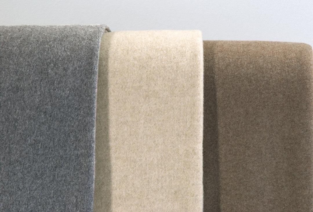Wohnen &amp; Accessoires GmbH &amp; Co. KG Kaschmirdecke, Wolldecke aus 100% Kaschmir Amalfi grau-braun 150x