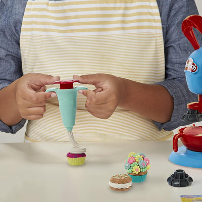 Play-Doh Kitchen Creations Küchenmaschine und Plätzchen-Party Spielset für Kinder ab 3 Jahren mit 15