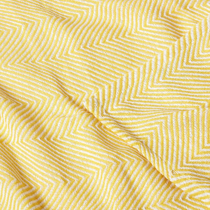 Homescapes extra grosse Tagesdecke Halden mit Fischgräten-Muster, weiche Wohndecke aus 100% Baumwoll