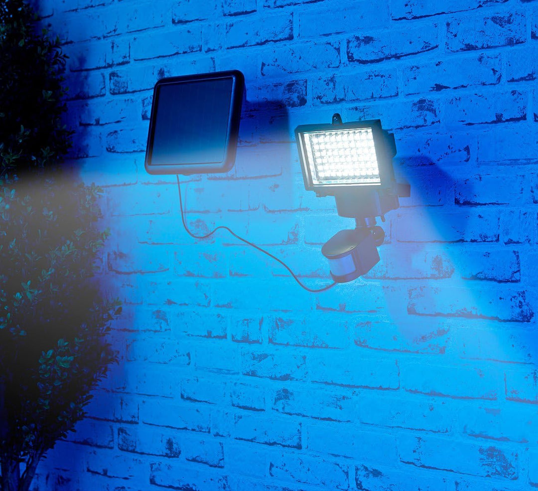 Luminea Wandfluter aussen: Solar-LED-Wand-Fluter für aussen, mit Bewegungssensor, 600 Lumen, IP44 (L