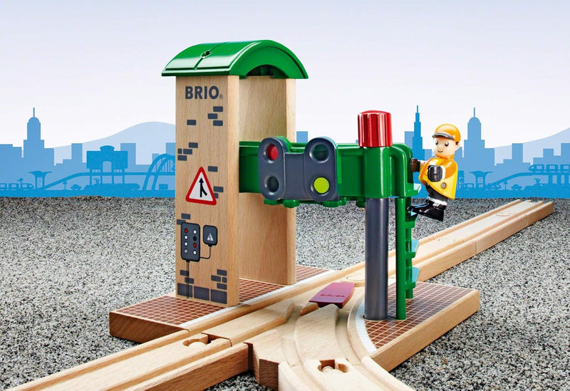 BRIO Bahn 33674 - Signal Station & World 33574 Lokschuppen mit Rolltor - Ergänzung für die BRIO Holz