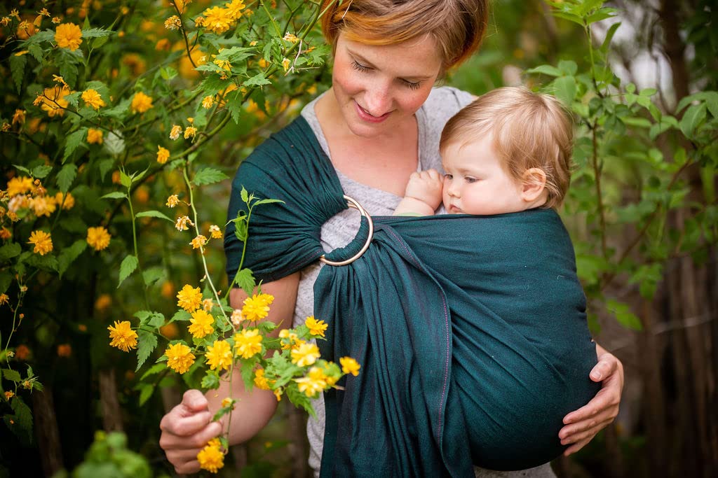 Madame Jordan Ring sling Tragetuch ab Geburt - Biobaumwolle - pur emerald/grün/schwarz - ohne Knoten