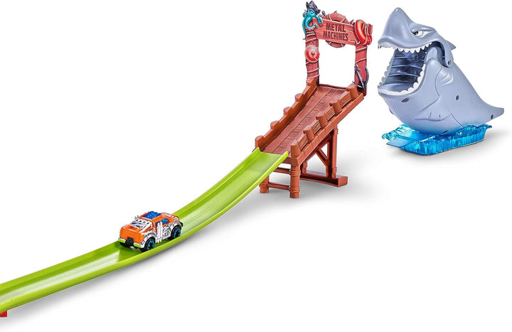 Metal Machines Shark Attack Building Trackset mit Mini-Rennwagen, Diecast Spielset