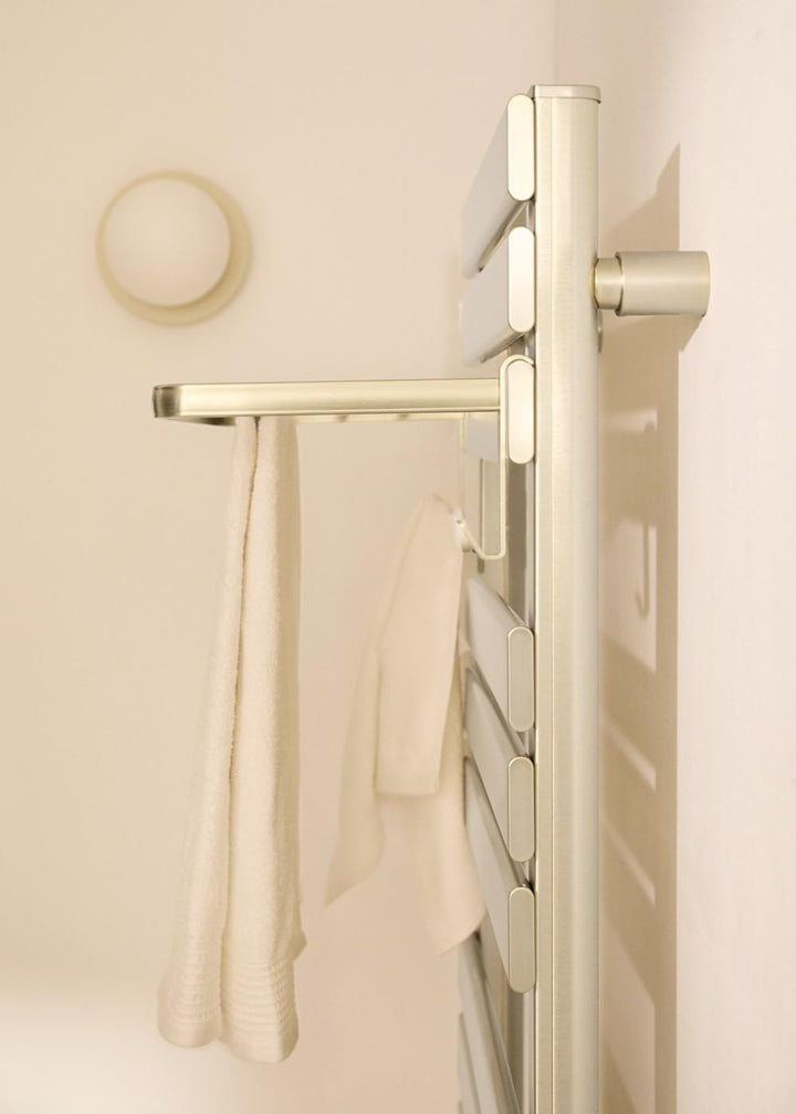 CREATE / WARM Towel 500W / Elektrischer Badheizkörper Edelstahl mit Regal / 96,9x55x5cm / Thermostat