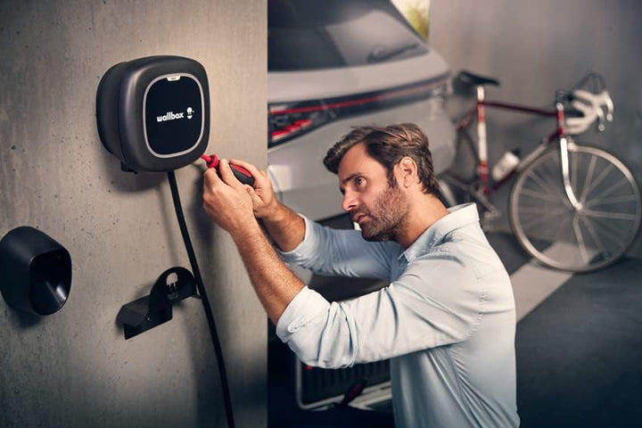 Wallbox Pulsar MAX Kit (Elektrofahrzeug-Ladegerät, Leistungsmesser und Dockkabel) 7,4 kW, 5 m, T2, S