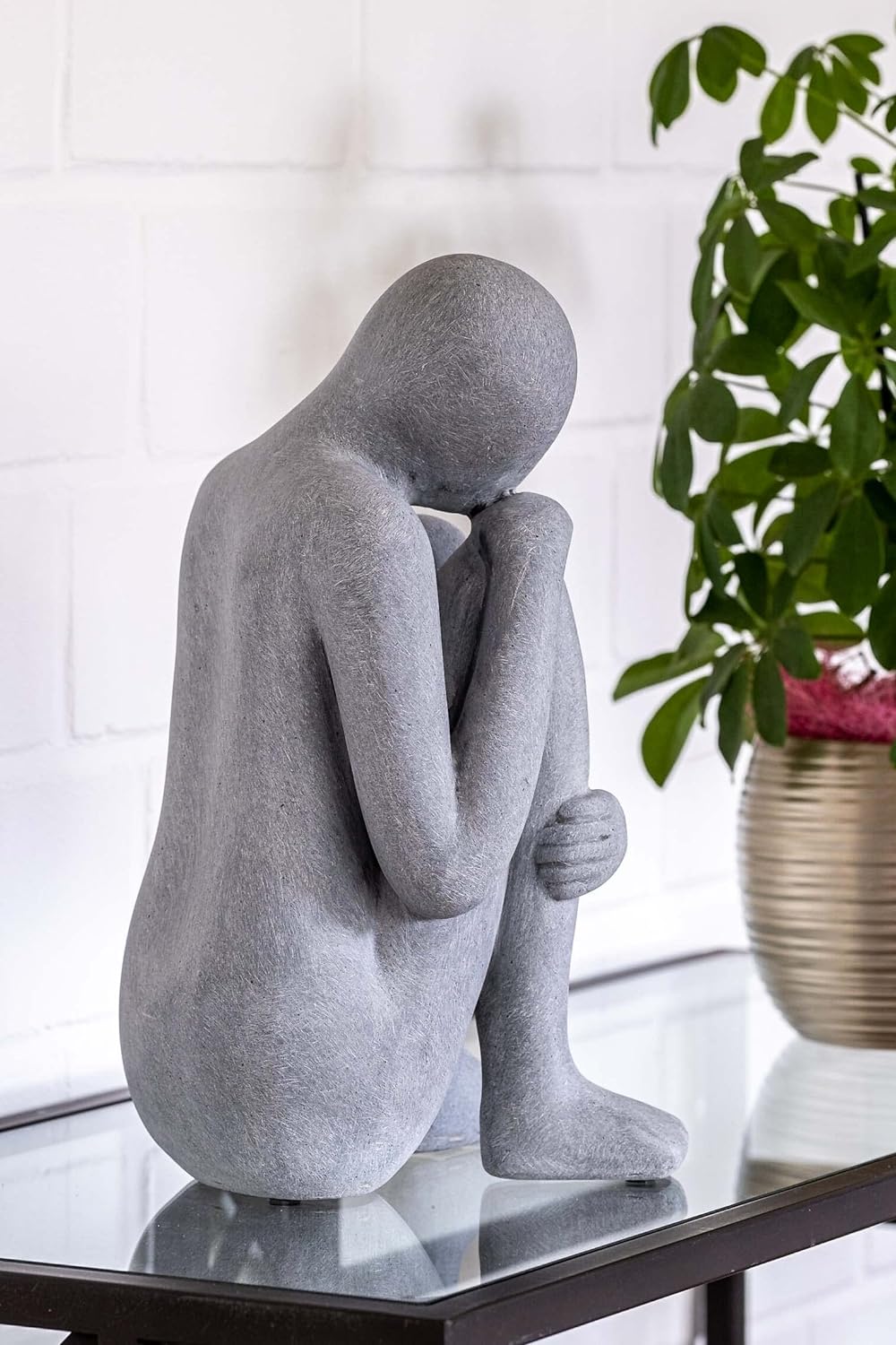 IDYL Moderne Skulptur Figur Sandsteinguss Denkender Mann | wetterfest | grau | 22x20x38 cm | Dekorat