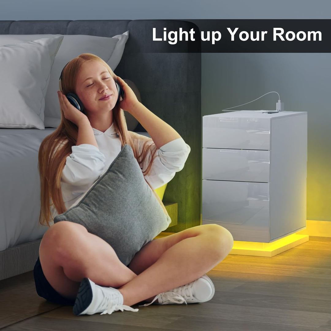 Nachttisch Schmal mit Led, Schmaler Kleiner Nachtschrank mit Steckdose und 3 Schubladen, Nachtkästch