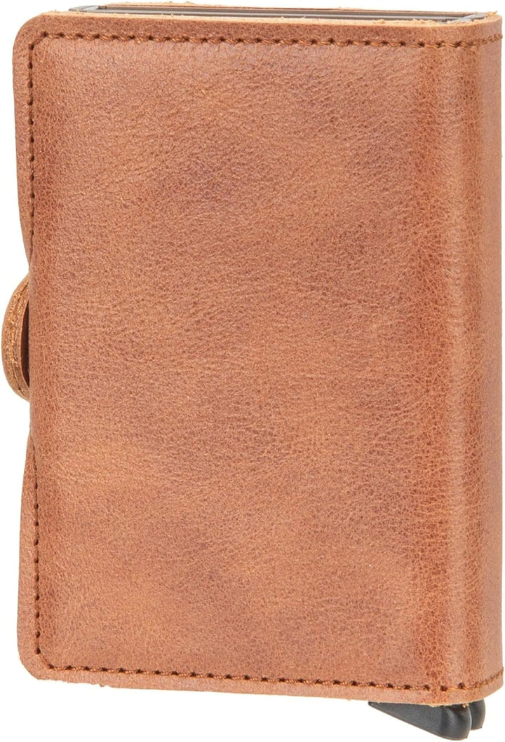 Secrid Es ist eine kompakte Brieftasche mit zwei Cardprotectors, die die Kapazität verdoppeln. Ausge