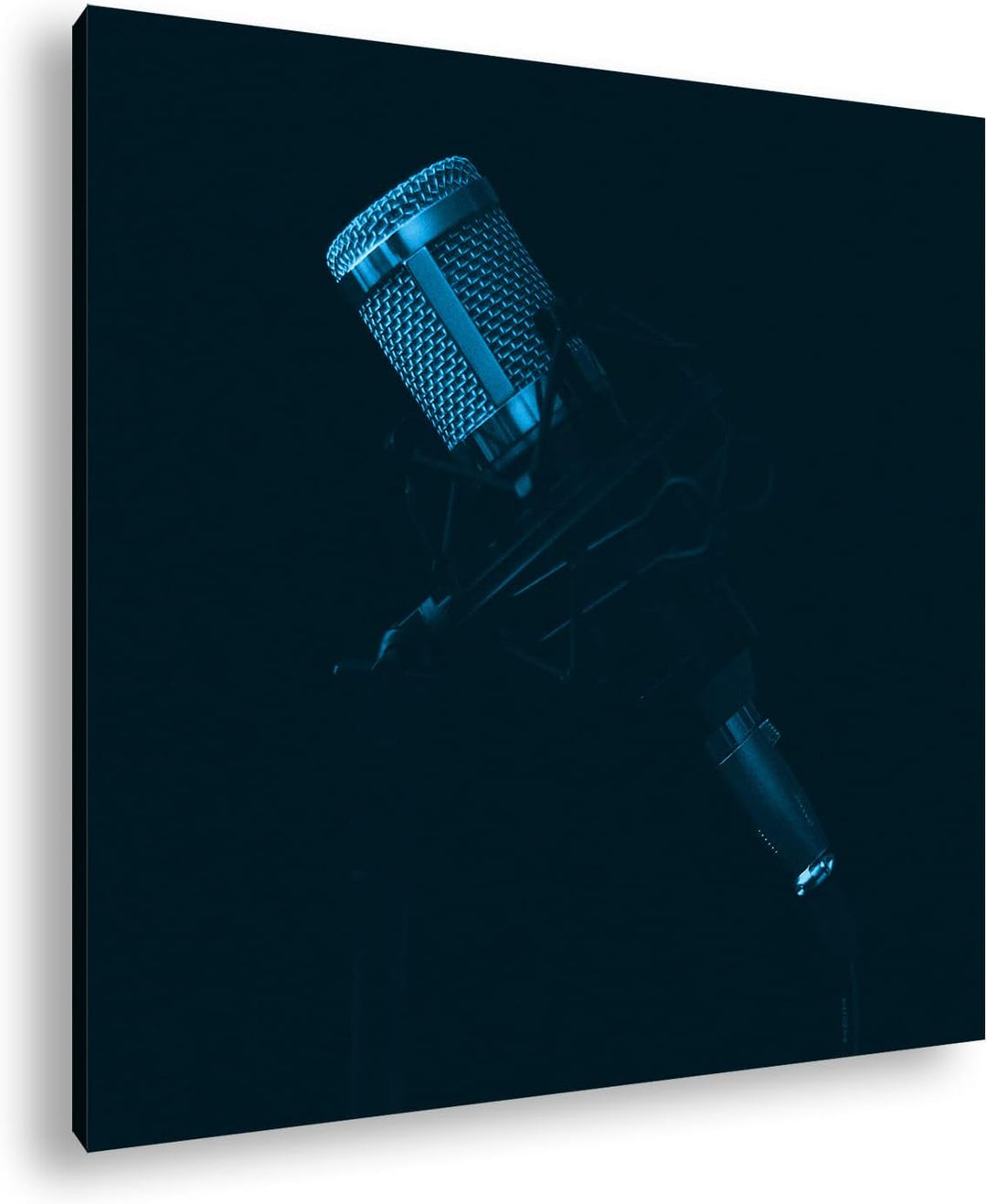 Mikrofon im dunklen Tonstudio Format: 70x70 Effekt: Monocrome Blau als Leinwand, Motiv fertig gerahm