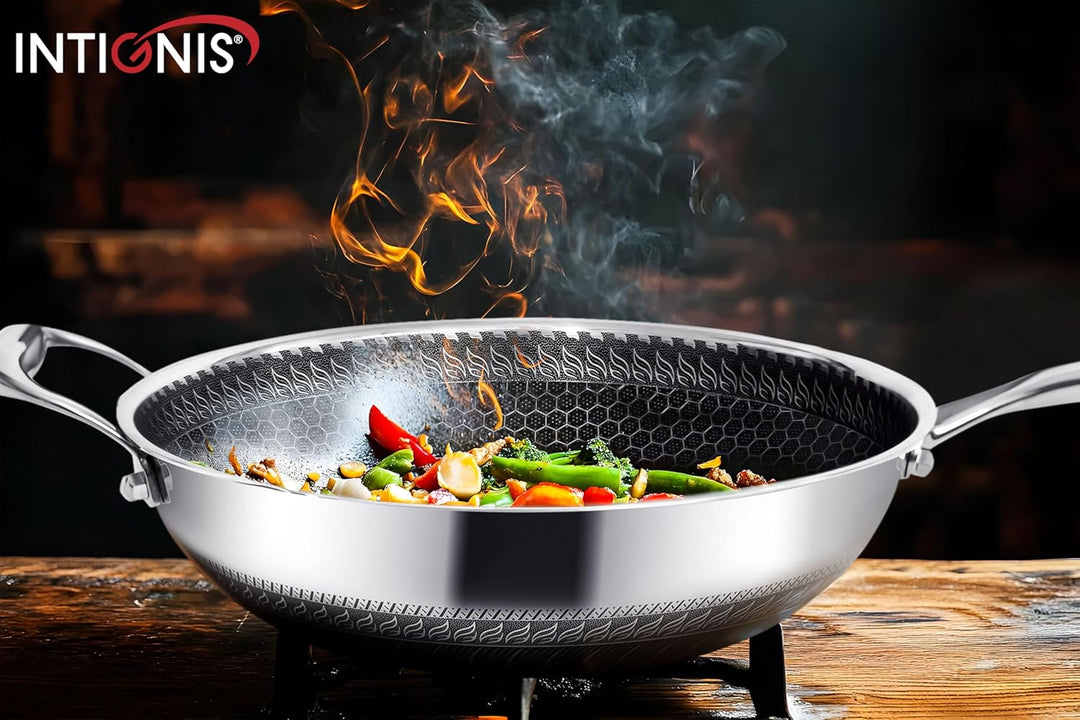 INTIGNIS Edelstahl Wokpfanne mit Deckel 4L, 28 cm – Honeycomb Hybrid Oberfläche, Induktion & Ofenfes
