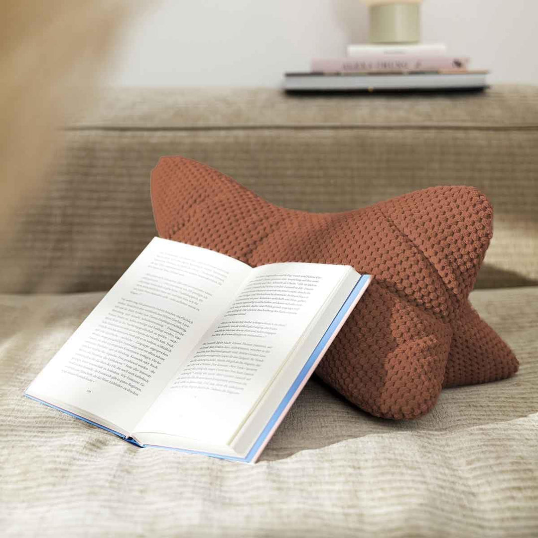 MAGMA Leseknochen COMODO -Kupfer-, ergonomische Form für Nacken- oder Lendenstütze, Flexible Stütze