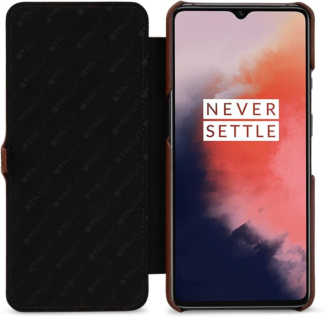 STILGUT Hülle geeignet für OnePlus 7T Lederhülle Book Type, braun antik mit Clip OnePlus 7T braun an