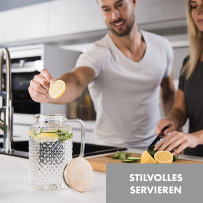 GLASWERK Glaskaraffe mit Deckel (1,5L) und Sieb im Ausguss - Wasserkrug mit Deckel - Karaffe Glas mi